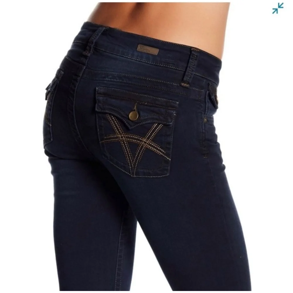 Kut from the Kloth Size 6 Natalie High Rise Bootcut Dark Wash Denim Jeans